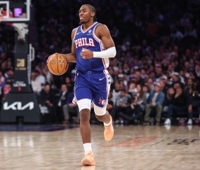 后场核心！马克西15中9轻松拿下22分3板8助2断1帽